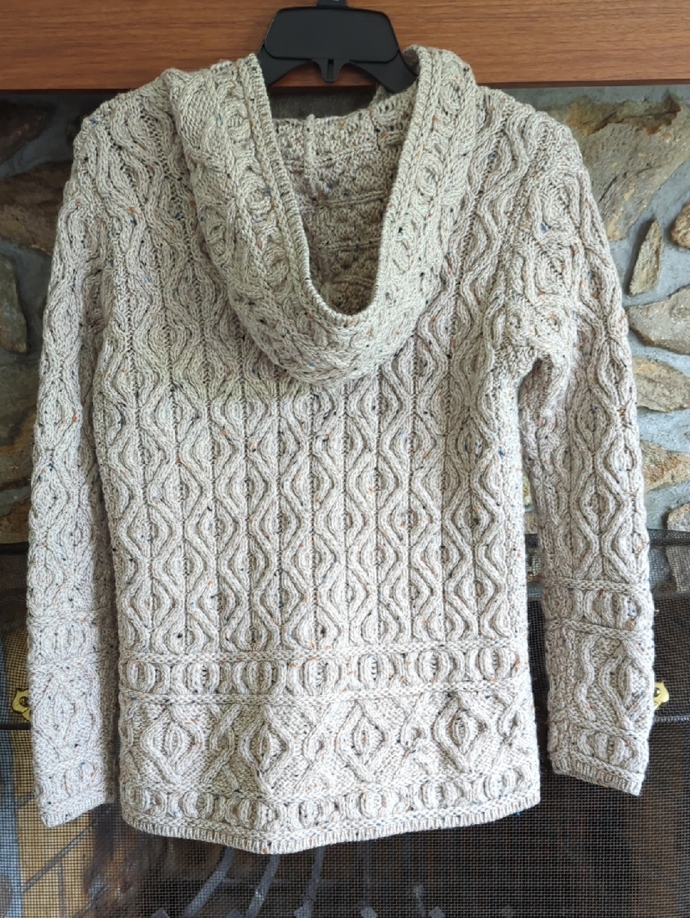 Aran Mor Oatmeal Merino Wool Cable Knit Hooded Cardigan Sweater - Picture 3 of 6